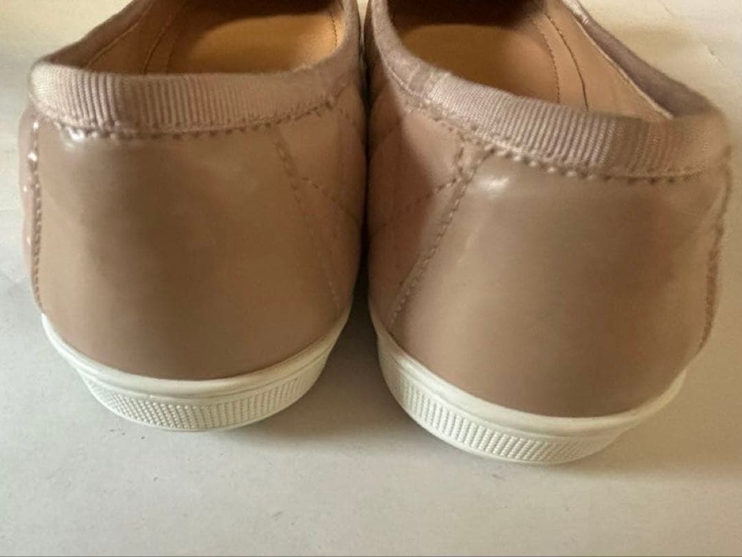 FERRAGAMO ベージュ フラットシューズ