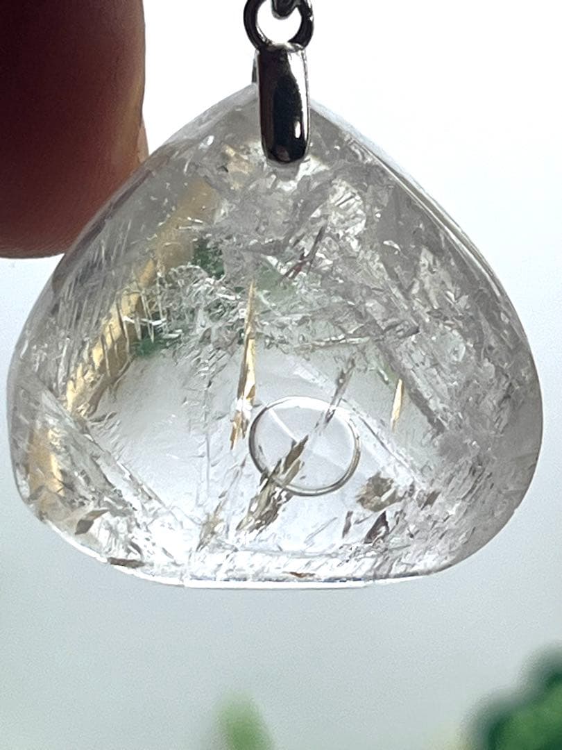 天然石　水入り水晶　ペンダントトップ　指紋入り　大きな気泡⭐️1872