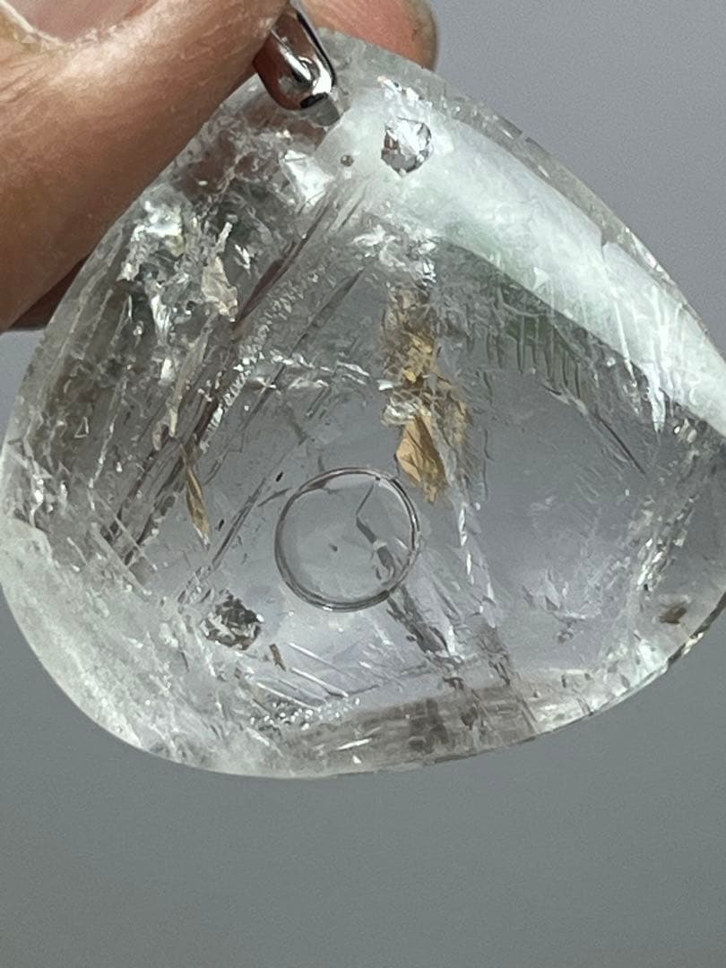 天然石　水入り水晶　ペンダントトップ　指紋入り　大きな気泡⭐️1872