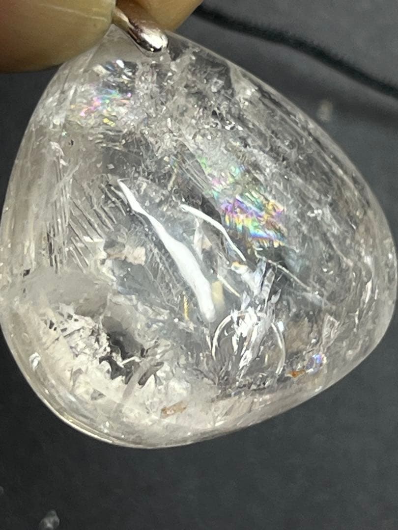 天然石　水入り水晶　ペンダントトップ　指紋入り　大きな気泡⭐️1872