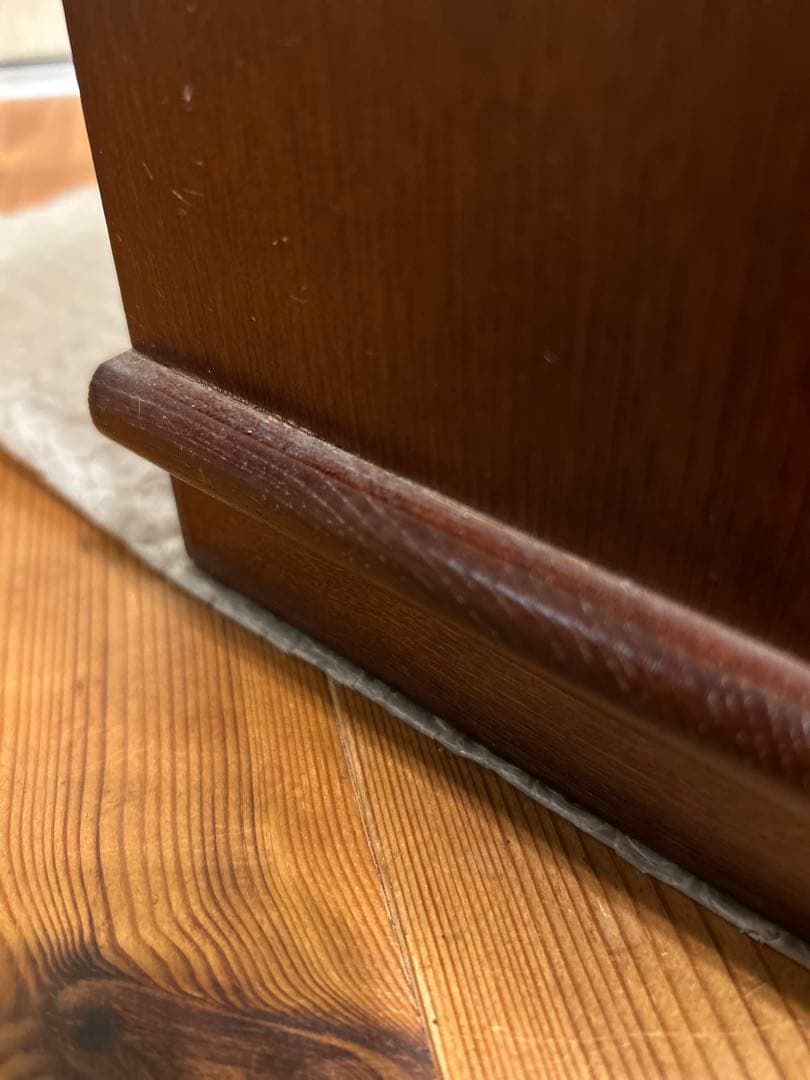 アンティーク　段違い　木製キャビネット ガラス扉付き 小引き出し3段