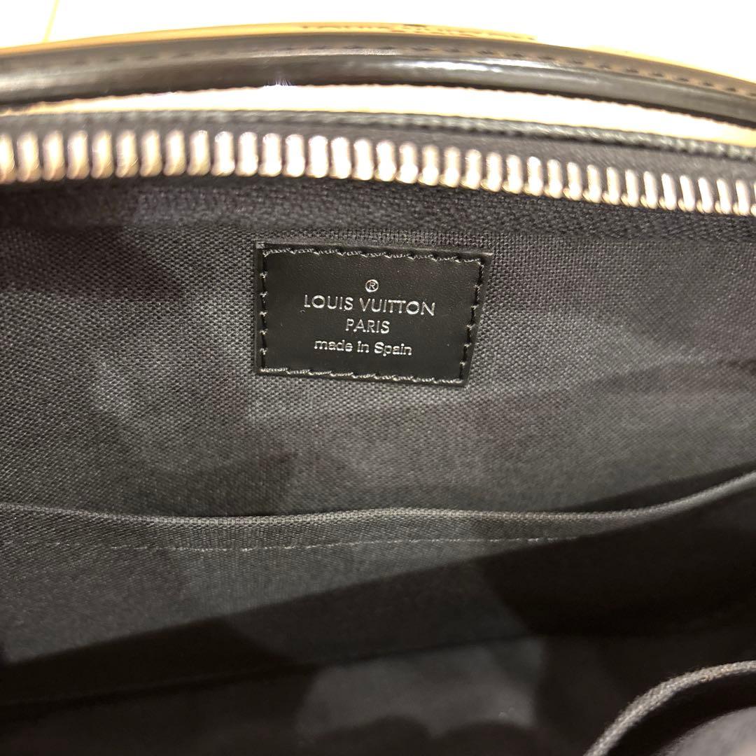 ルイヴィトン　ほぼ未使用品 ダミエグラフィット アンブレール　ショルダーバッグ