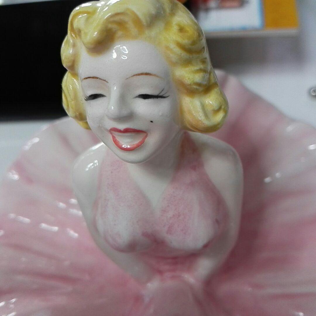 灰皿　令和記念日に、いやされます。