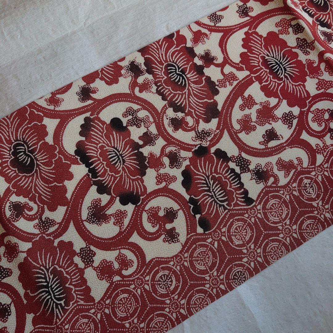 大人可愛い花唐草模様 草木手染めのちりめん開き名古屋帯