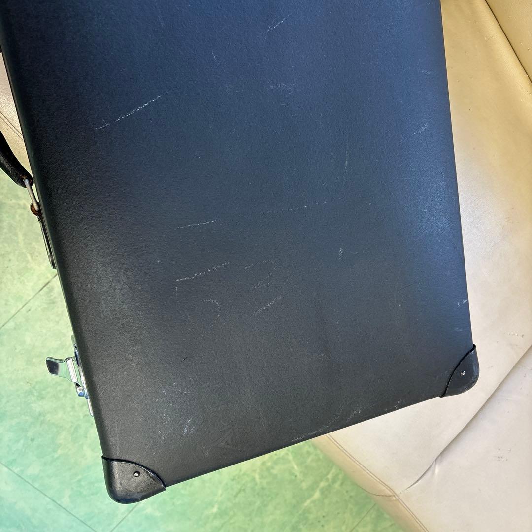 グローブトロッター、スーツケース