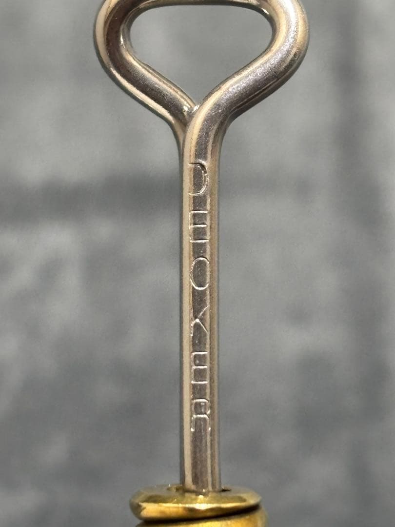 最終価格　ジェフ・デッカーのハングヌーズ・キーチェーン　ステンレス×ブラス