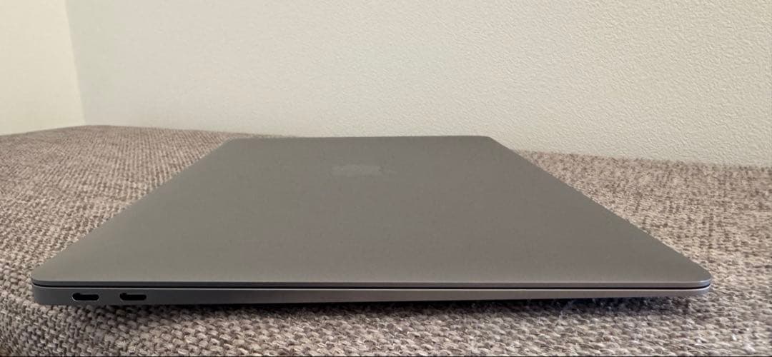 MacBook Air(Retina,13inch,2020)スペースグレーUS