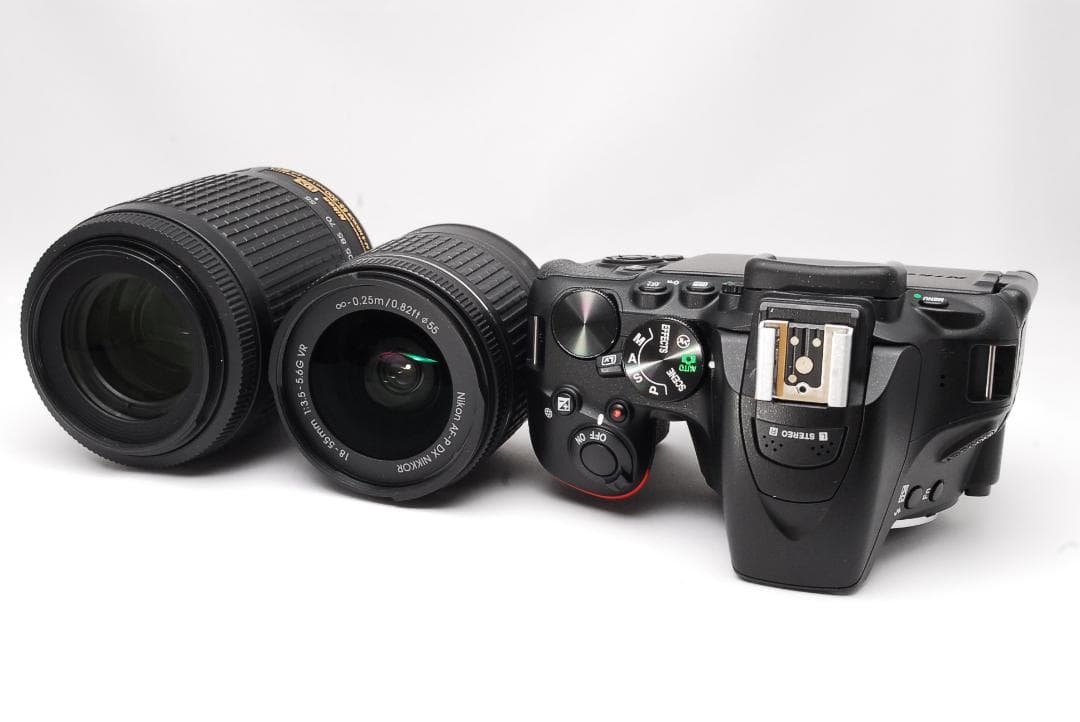 momo ❤美品❤Nikon D5600❤ダブルズームキット❤一眼レフ