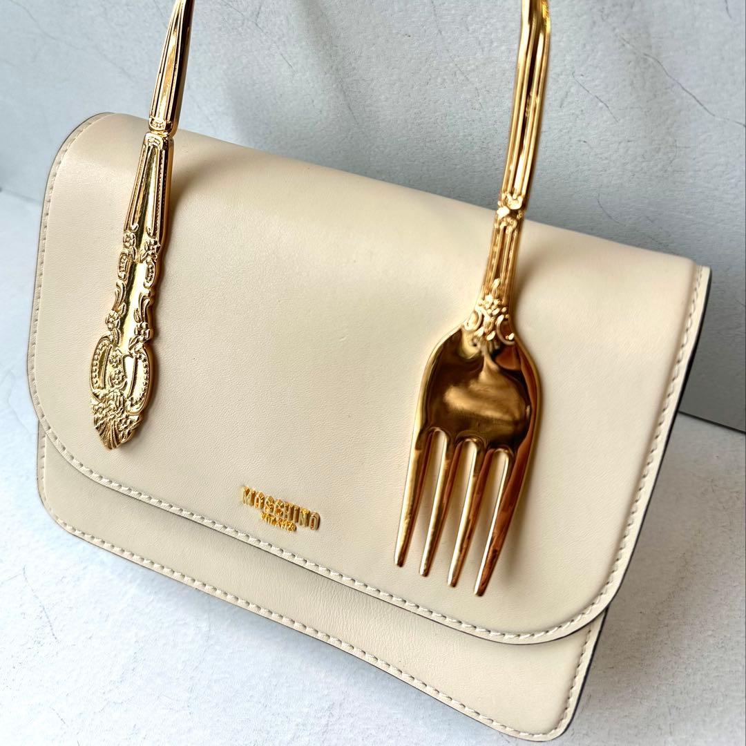 超美品★定価約20万 MOSCHINO モスキーノ フォーク レザー バッグ