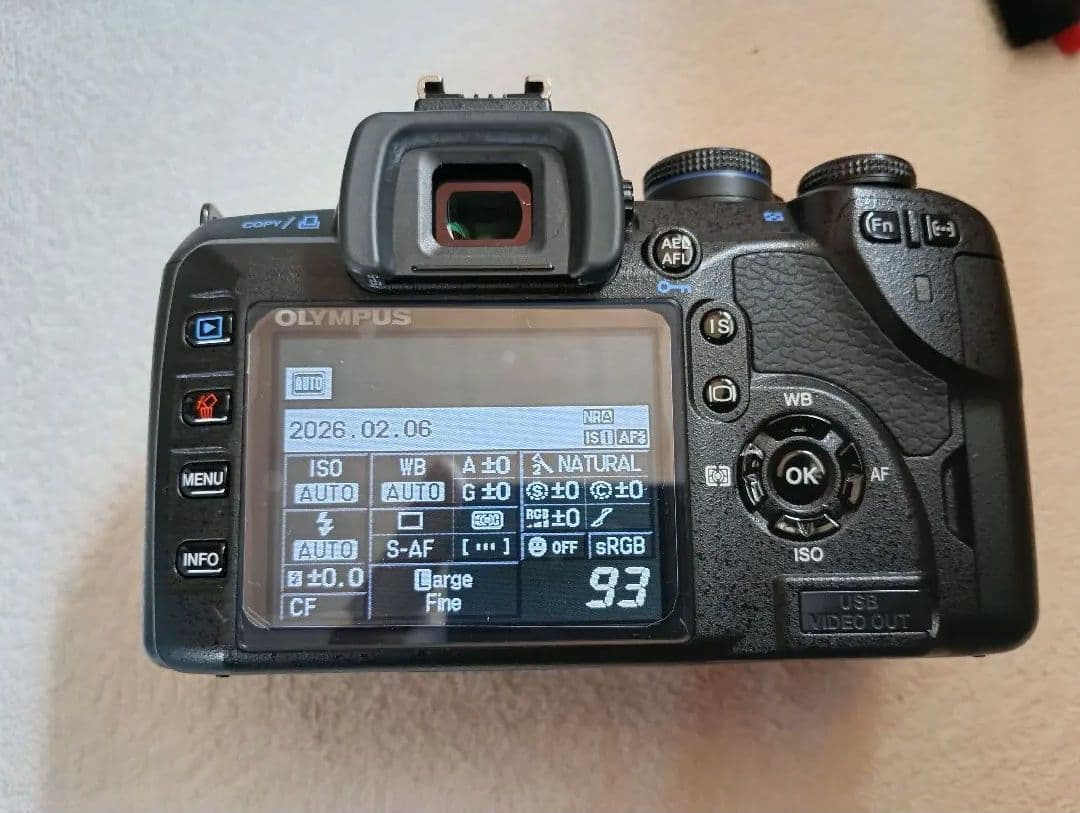 オリンパス　　e-520 デジタル一眼レフカメラ　Olympus