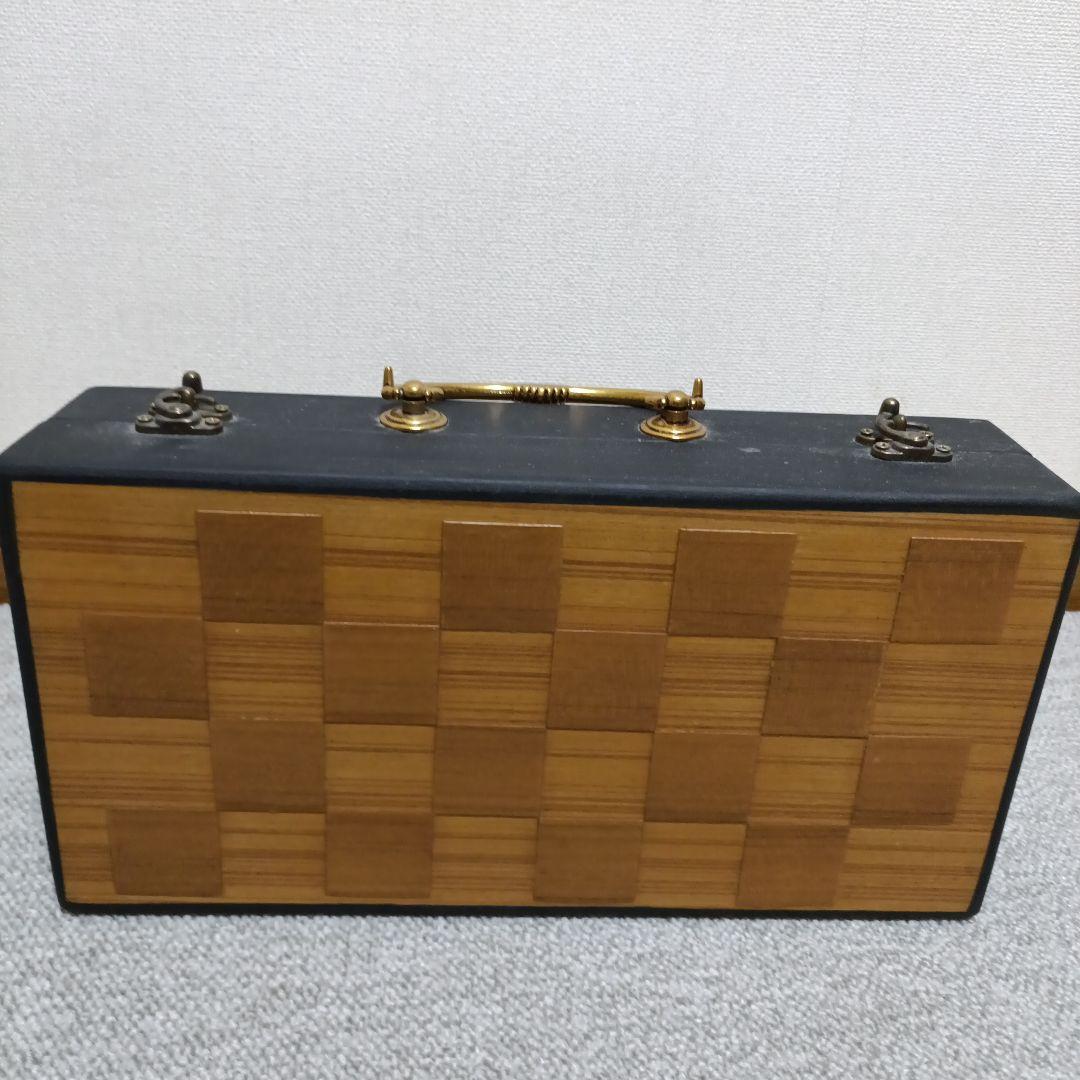 タイ　セラドン焼き陶器駒とチェスボード