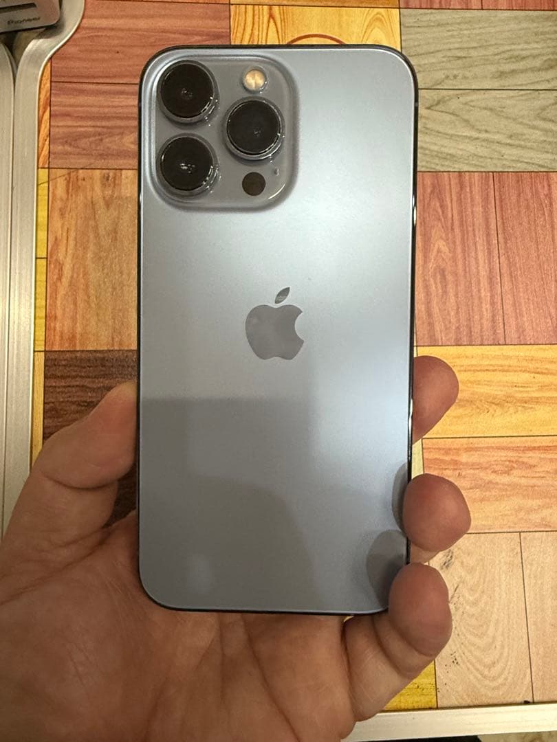 Apple iPhone 13 Pro 1TB. シエラブルー