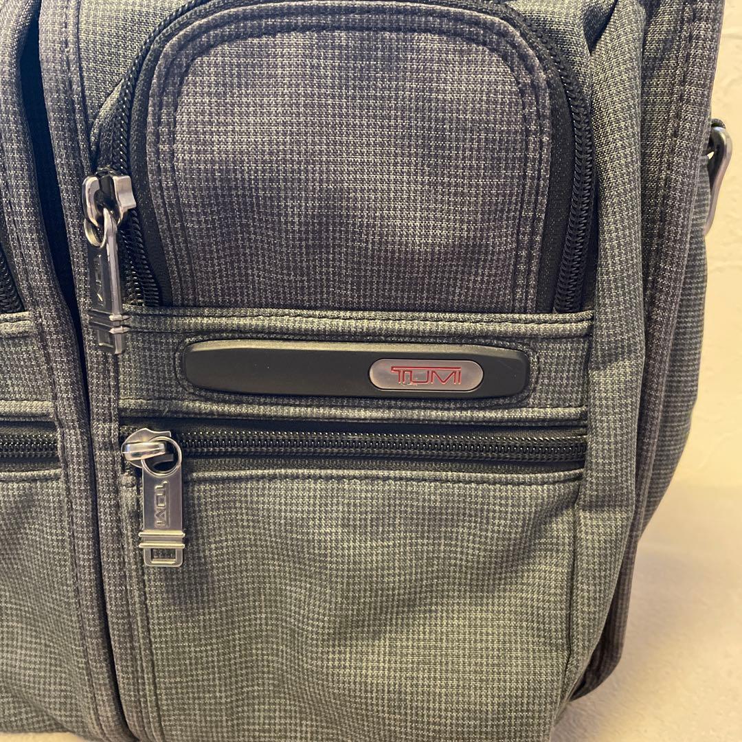 TUMI グレー ビジネスバッグ