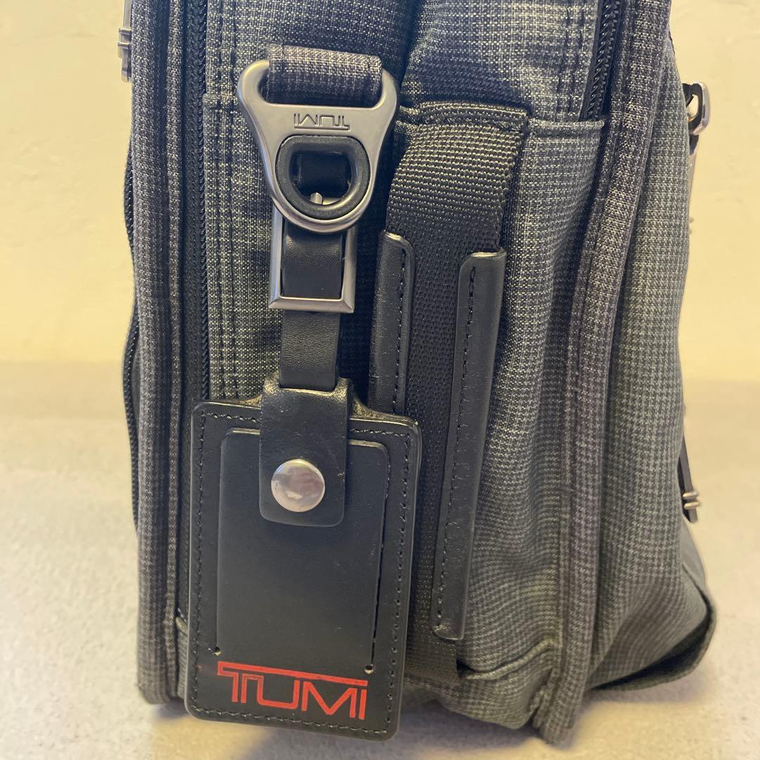 TUMI グレー ビジネスバッグ