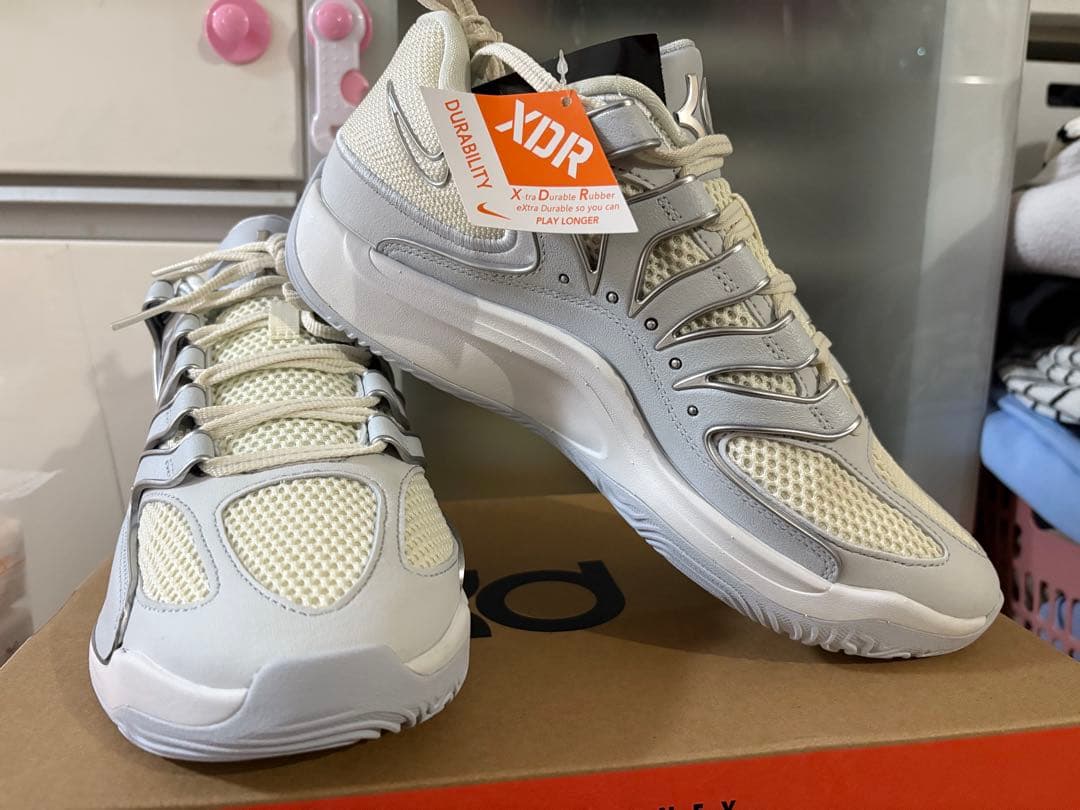 Nike KD18 ホワイト/グレー