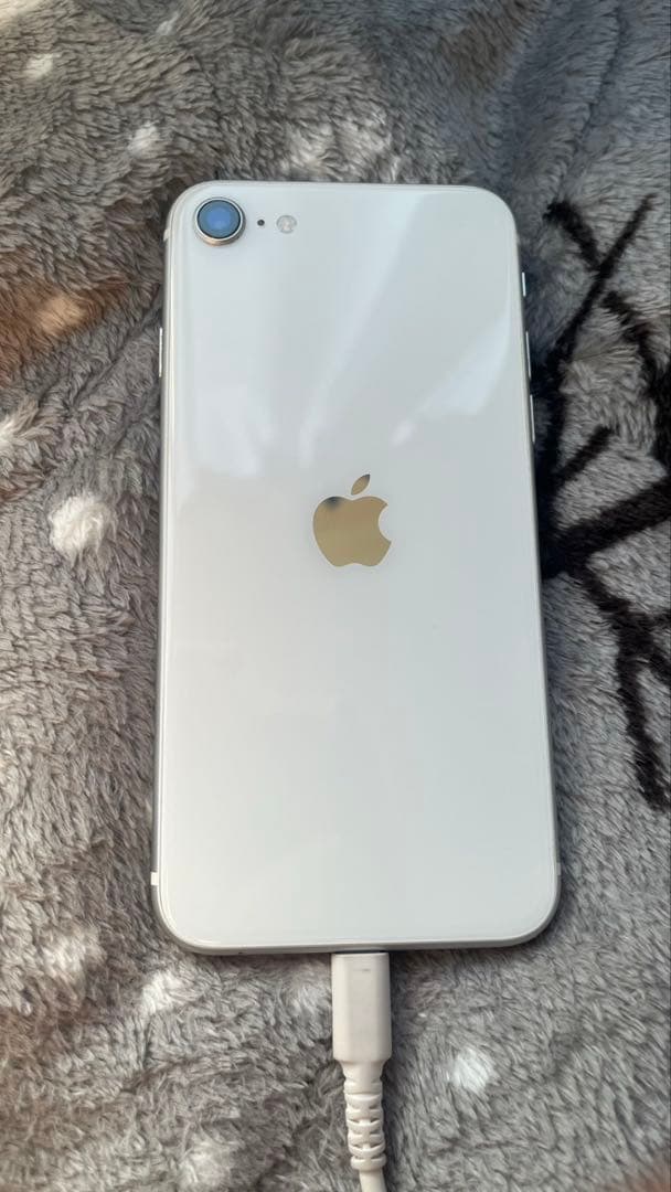 Apple iPhone SE 第2世代ホワイト 本体