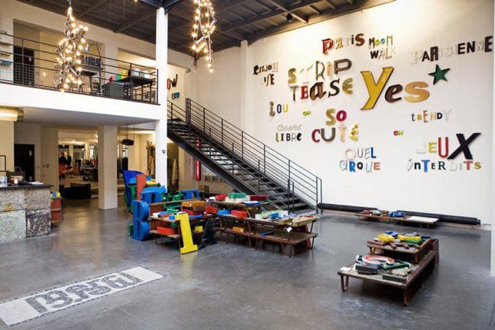 フランスのビンテージ看板文字KIDIMO 「DESIGN」