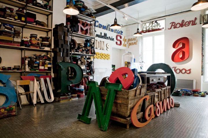 フランスのビンテージ看板文字KIDIMO 「DESIGN」