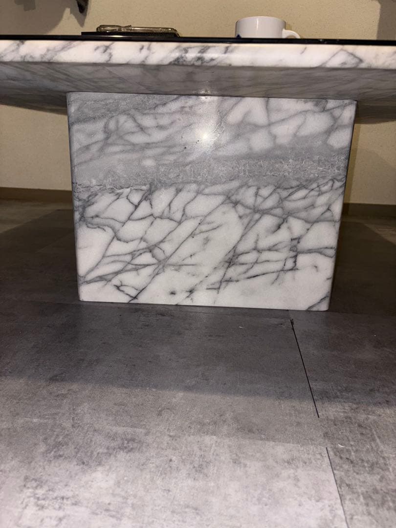 購入価格48 注意重量が100キロを超えますので男の人が2人居ないと運べません。