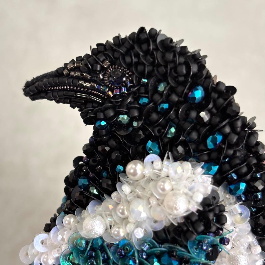 【カササギ】ビッグサイズ ビーズ刺繍ブローチバッグチャーム