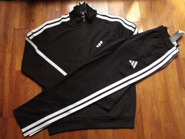新品　adidas　ジャージ上下セット　XLサイズ