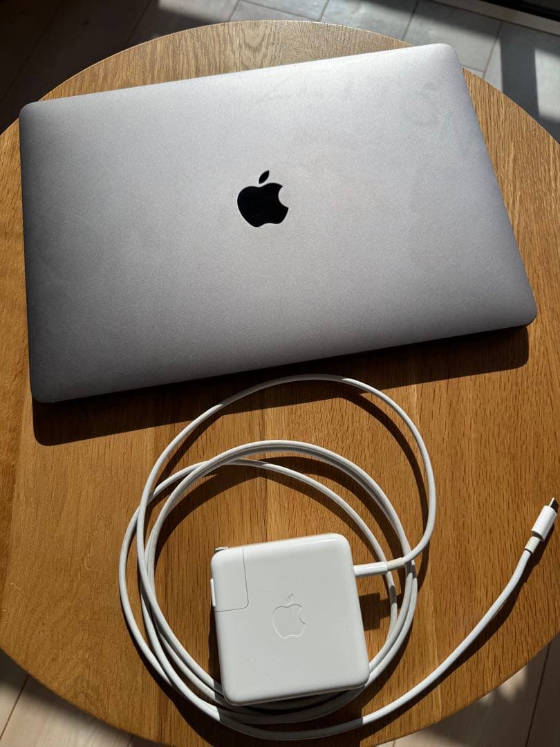 MacBook Pro 13インチ 2020 i5 8GB 512GB SSD