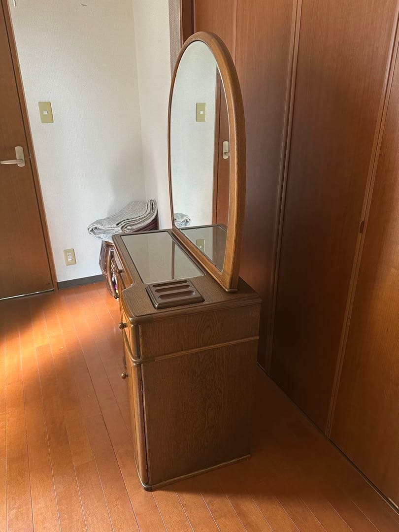 ブラウン木製ドレッサー・鏡台