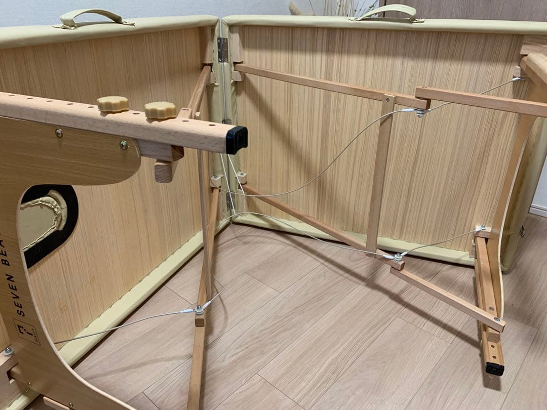 軽量木製折りたたみ　合皮　マッサージベッド　ベージュ