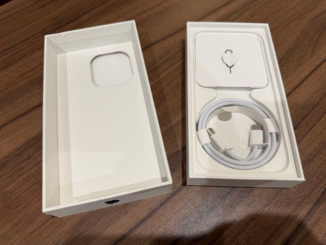 Apple iPhone 15 Pro ブルーチタニウム　256GB 美品⭐︎⭐︎⭐︎