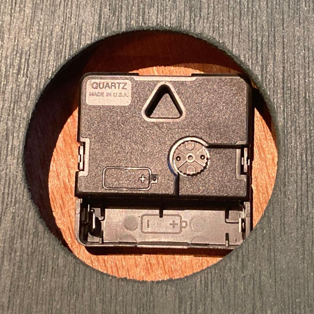 L.L.Bean Country−style wooden wall clock