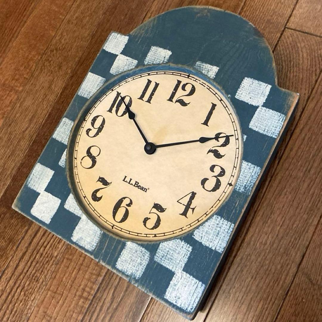 L.L.Bean Country−style wooden wall clock