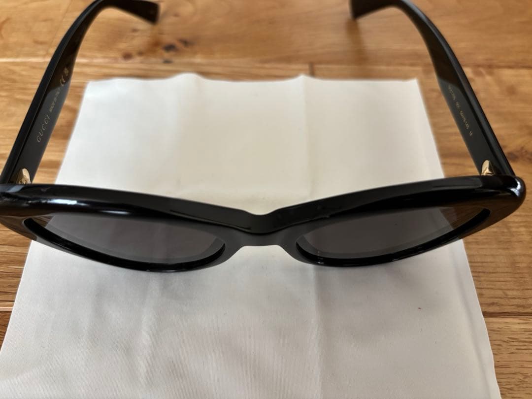⭐︎：【新品未使用】GUCCI キャットアイサングラス※鑑定書カード付