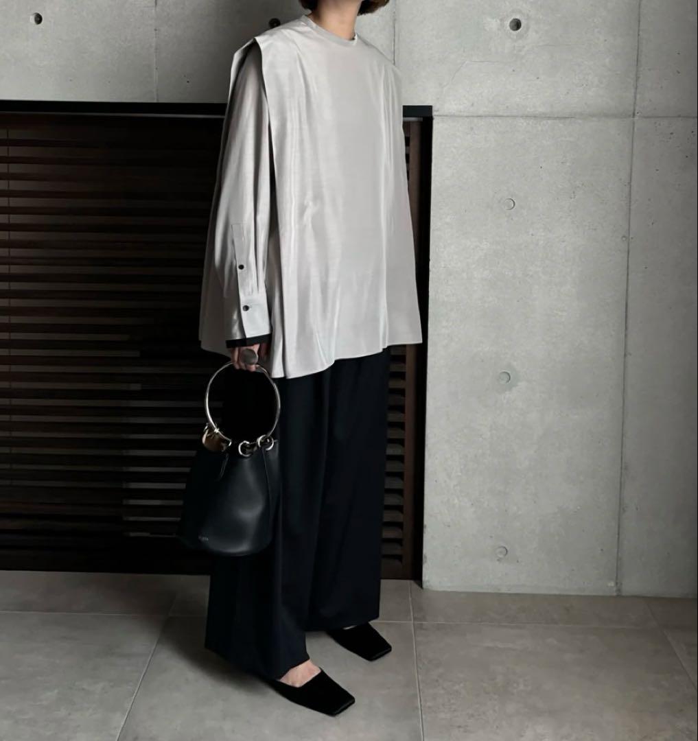 LOHEN ローヘン　ブラウスSHOULDER TACK BLOUSE