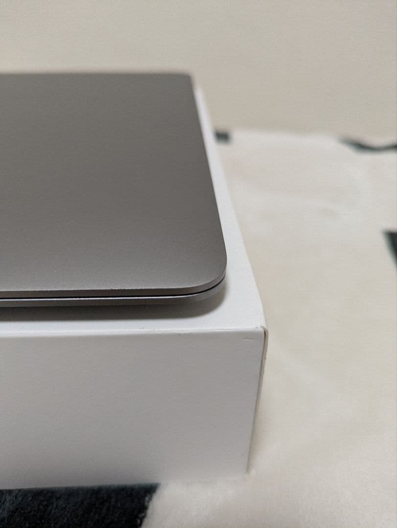 ほぼ新品 MacBook Air 2020