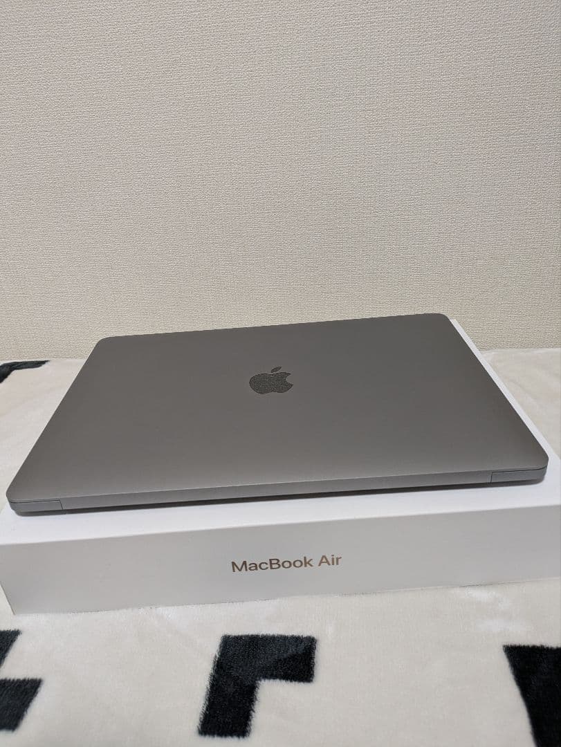 ほぼ新品 MacBook Air 2020