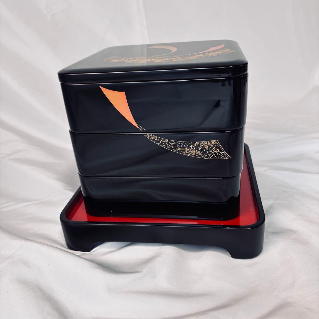 美品 輪島塗 三段重箱 台付き 黒 熨斗 共箱あり 雛祭り お祝い お節 御膳