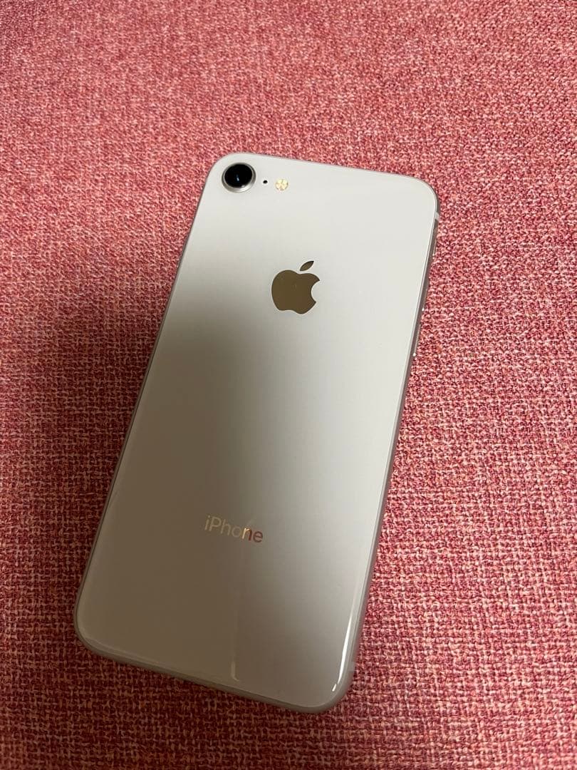 Apple iPhone 8 シルバー SIMフリー