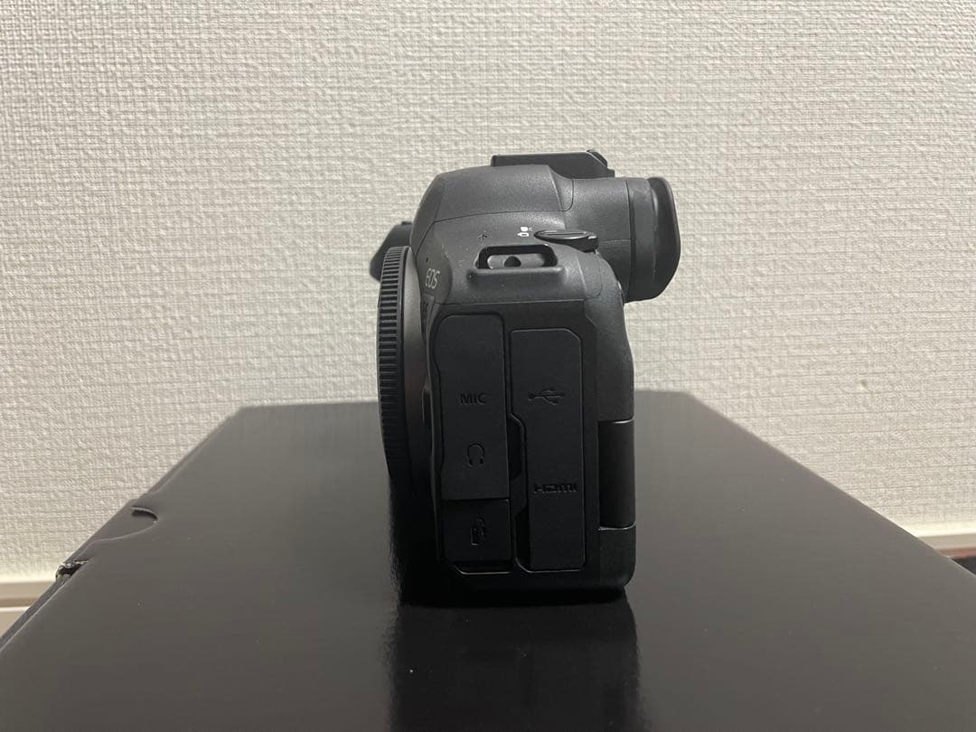 Canon EOS R6 Mark II 本体と付属品