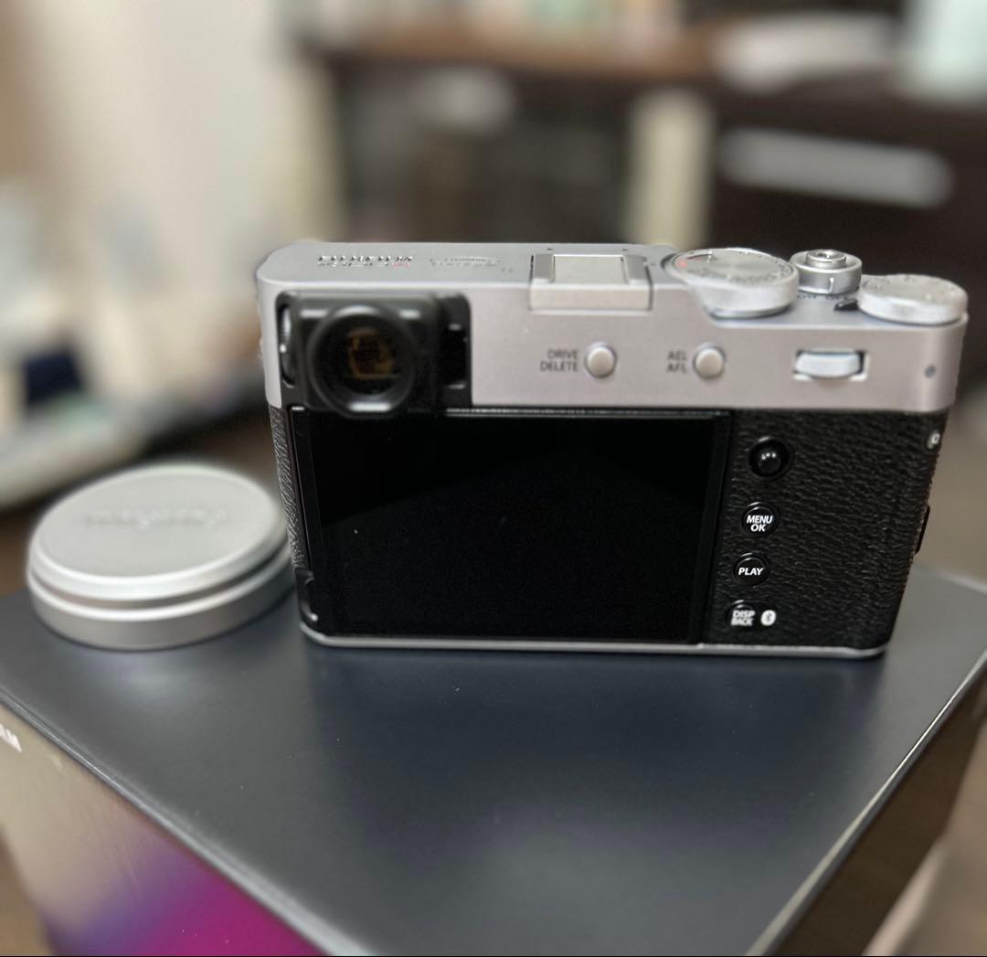 【極美品】FUJIFILM X100vi シルバー/ブラック シャッター数800