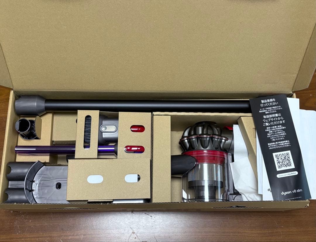 【出品11月まで】Dyson V8 slim fluffy コードレスクリーナー