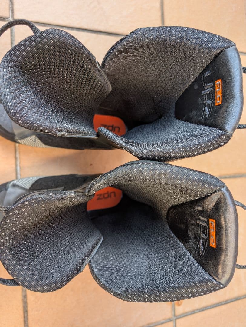 ディーラックス　アルペンブーツ　TRACK 700 25センチ