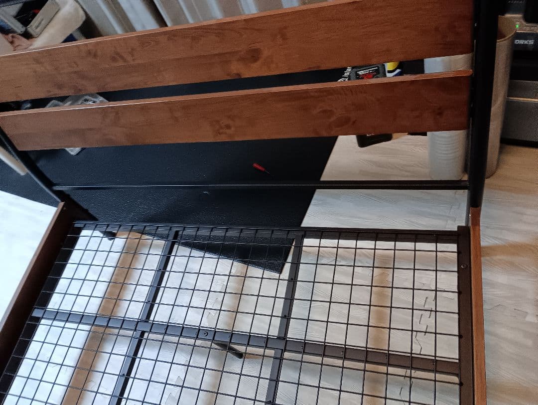 新春セール！札幌市近郊の方限定！送料無料！ニトリ セミダブルパイプベッド ダンテ