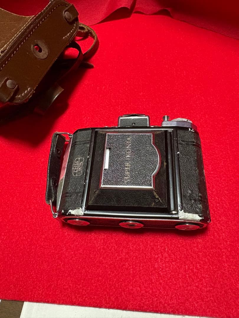 スーパーセミイコンタ(ツァイスイコン社} 純正革製カメラケース有り