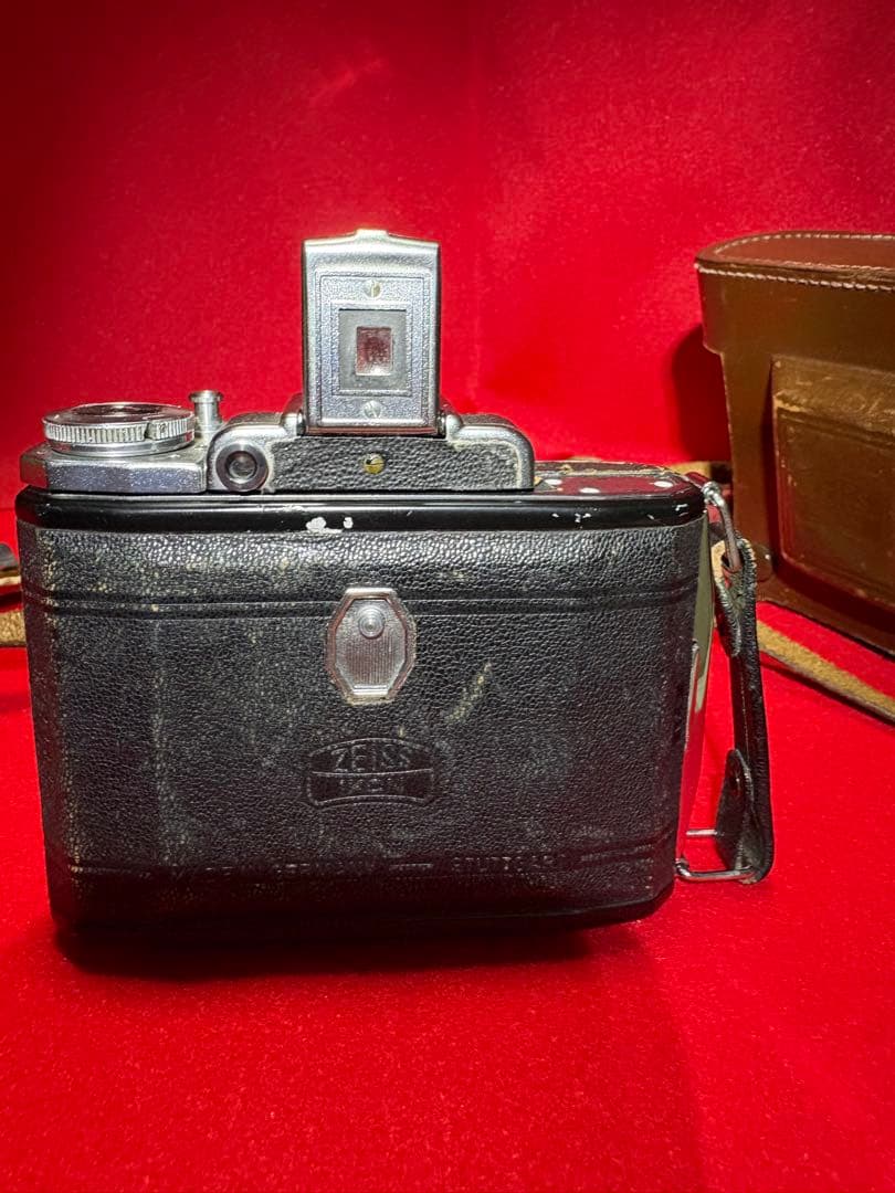 スーパーセミイコンタ(ツァイスイコン社} 純正革製カメラケース有り