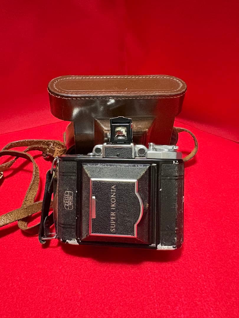 スーパーセミイコンタ(ツァイスイコン社} 純正革製カメラケース有り