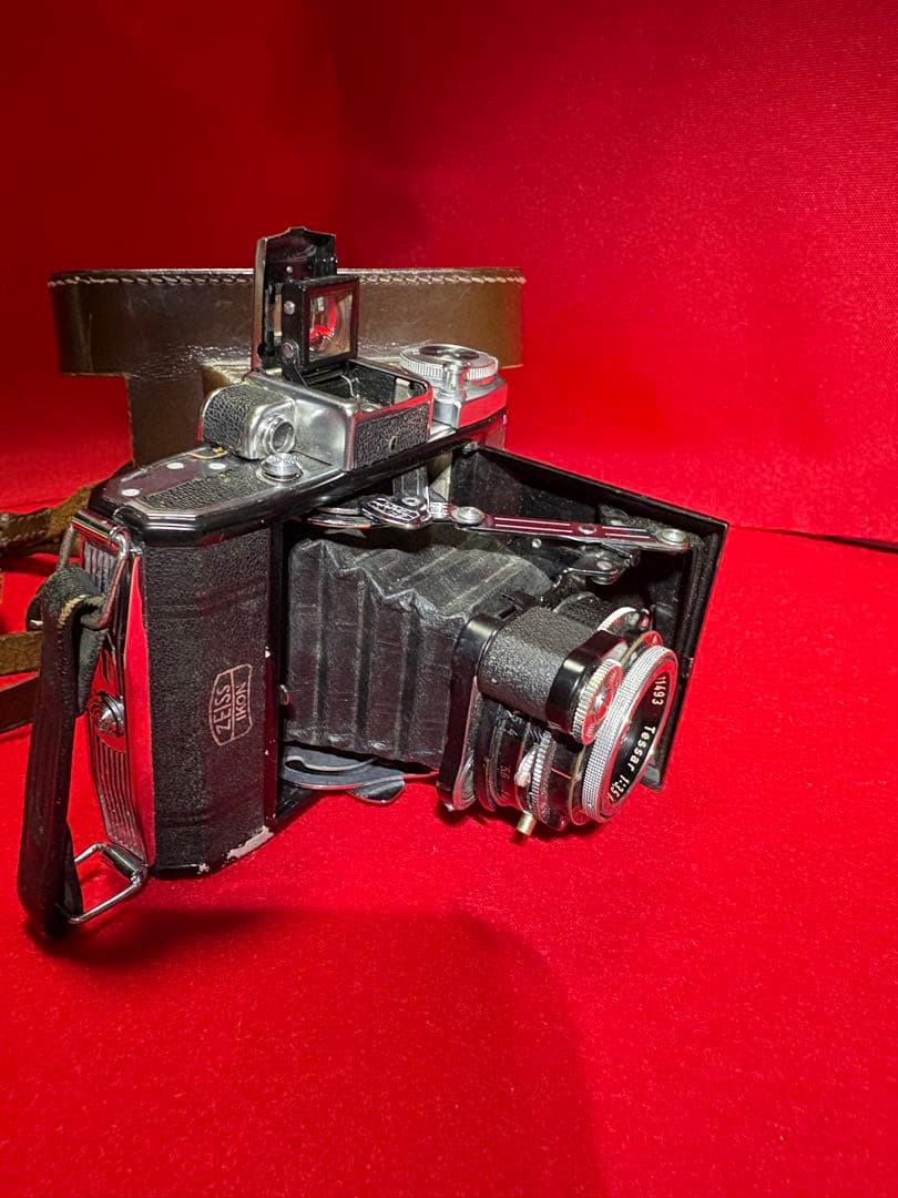 スーパーセミイコンタ(ツァイスイコン社} 純正革製カメラケース有り