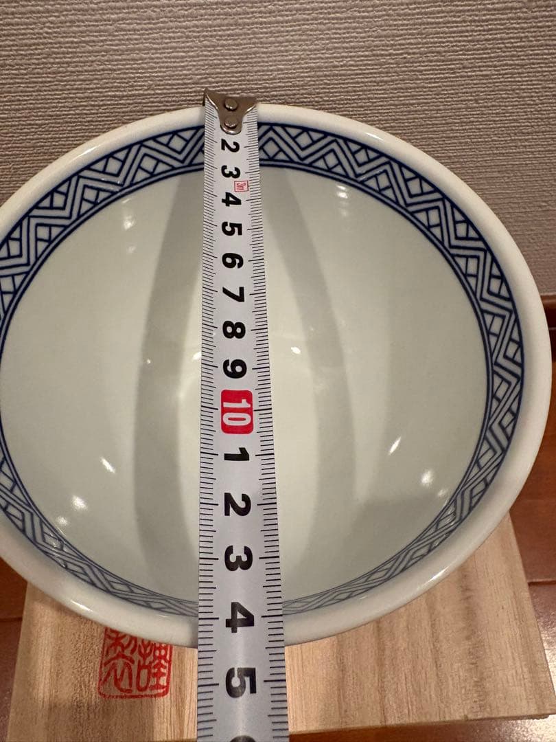 吉野家　ハローキティ 丼 木箱付き