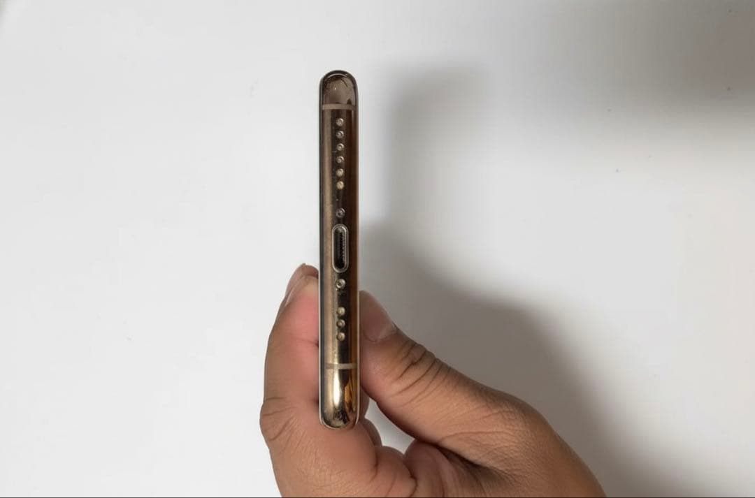 携帯電話本体 Apple iPhone xs gold