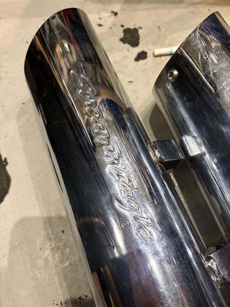 Screamin' Eagle スラッシュダウンマフラー