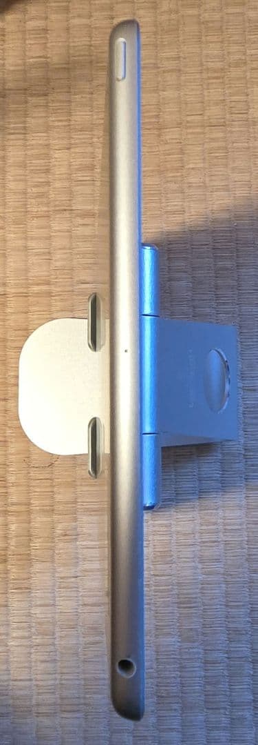 Apple iPad 第5世代 32GB Wi-Fiモデル シルバー 本体のみ